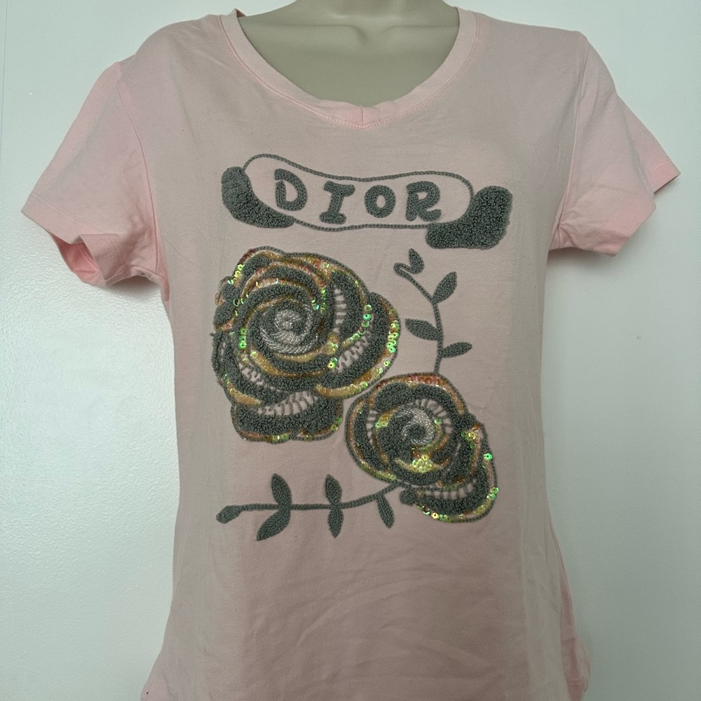 Dior Vintage Pink Tee with Sequined Rose Motif - Picture 4 of 14